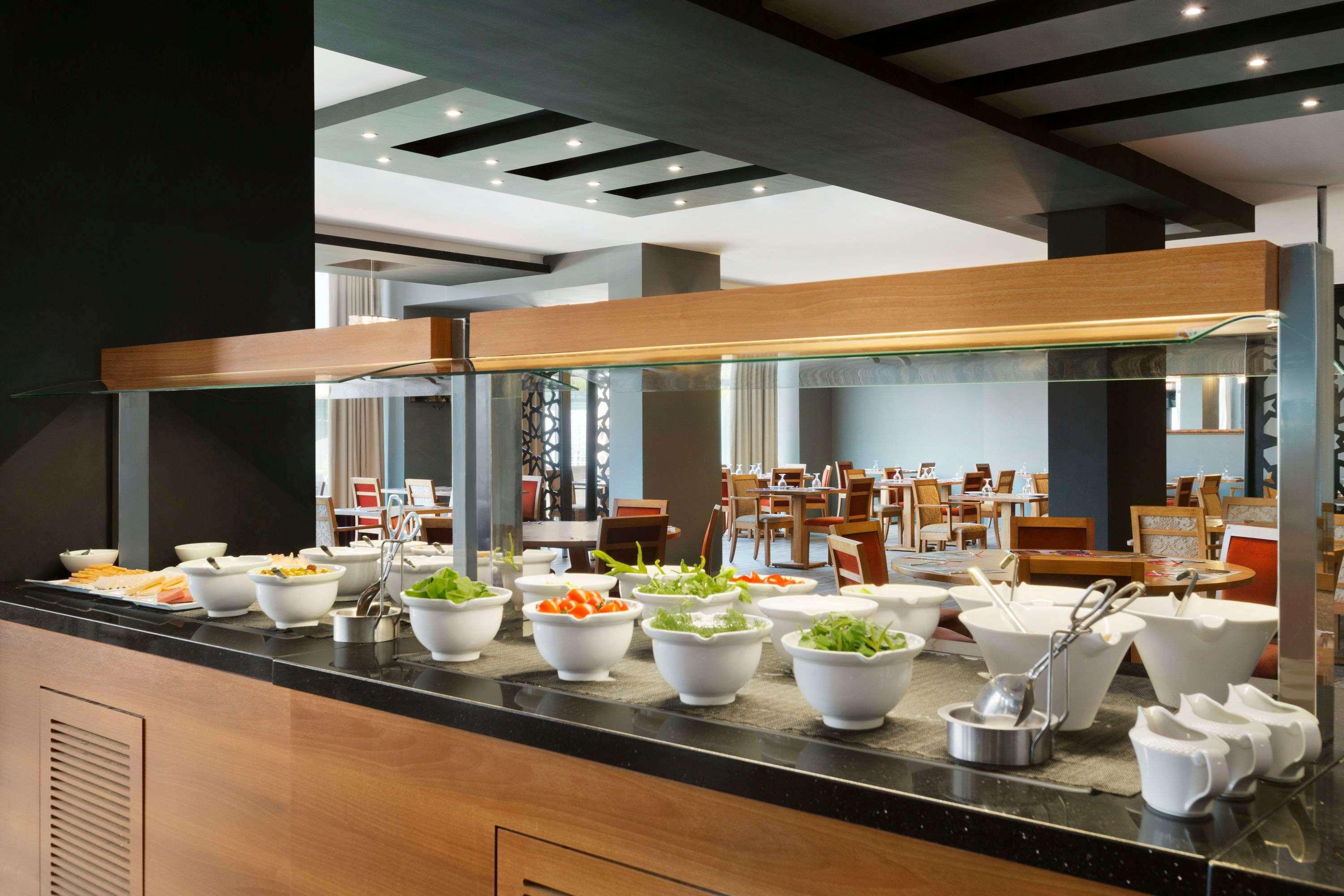 Hotel Ramada By Wyndham Soma Esterno foto