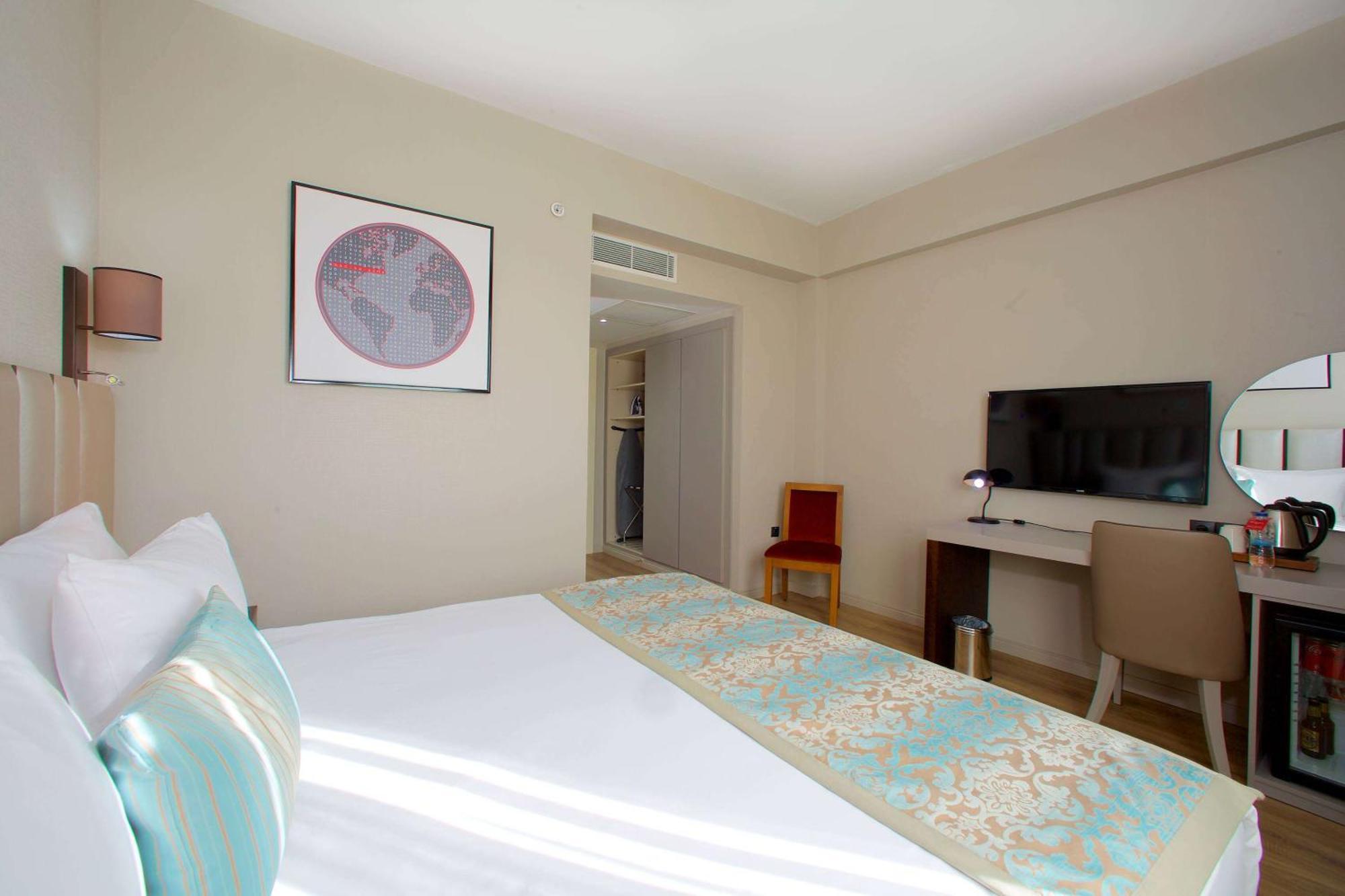 Hotel Ramada By Wyndham Soma Esterno foto