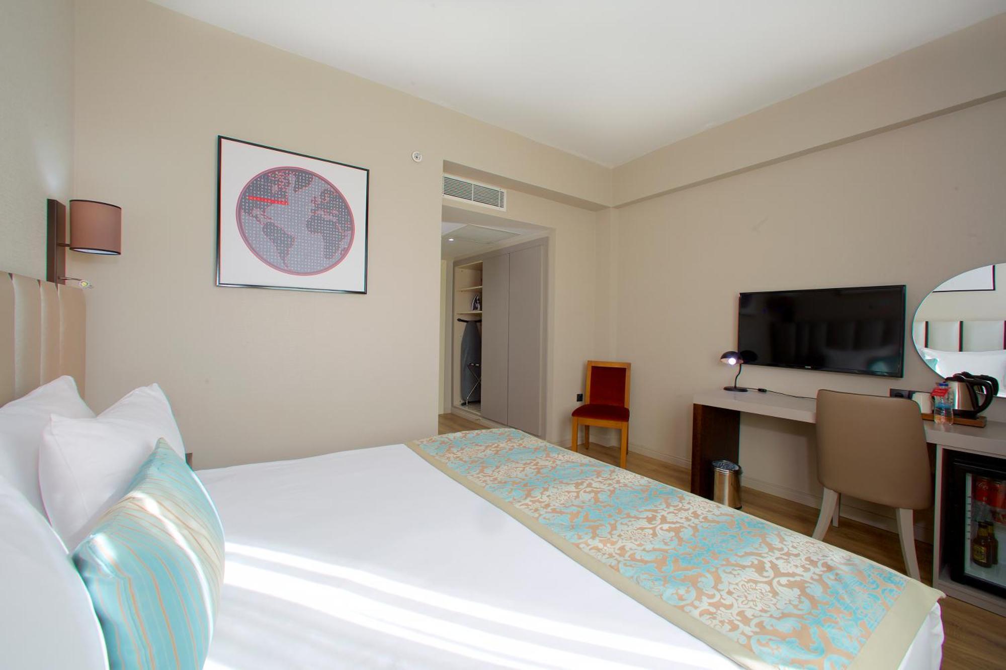 Hotel Ramada By Wyndham Soma Esterno foto
